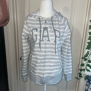 gap grey and white hoodie